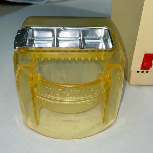 EUC 1980 Sunbeam Great American Popcorn Machine II, w/ original inserts, tested - Picture 6 of 12